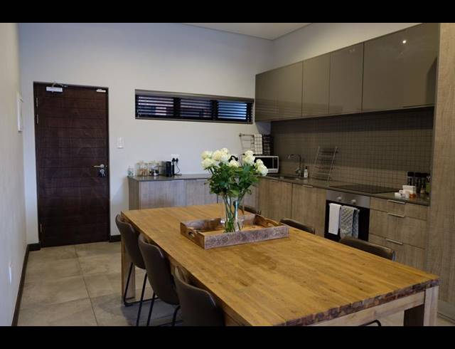 2 BEDROOM APARTMENT FOR SALE IN MENLO PARK